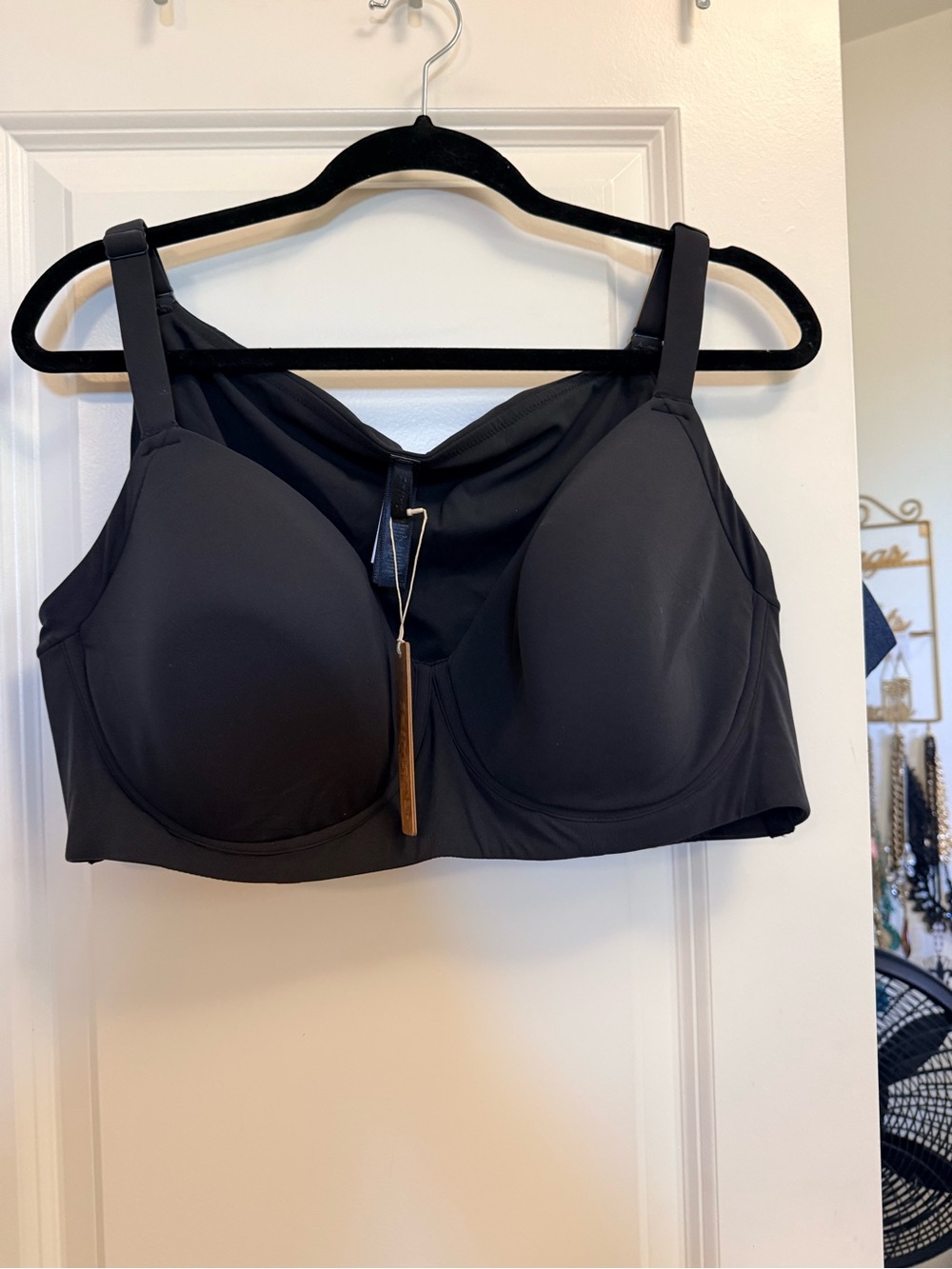Skims Fits Everybody Back Smoothing Full Coverage Bra - Black 42D - Picture 4 of 6